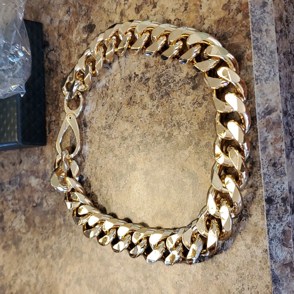 Chunky gold Cuban link chain 15"